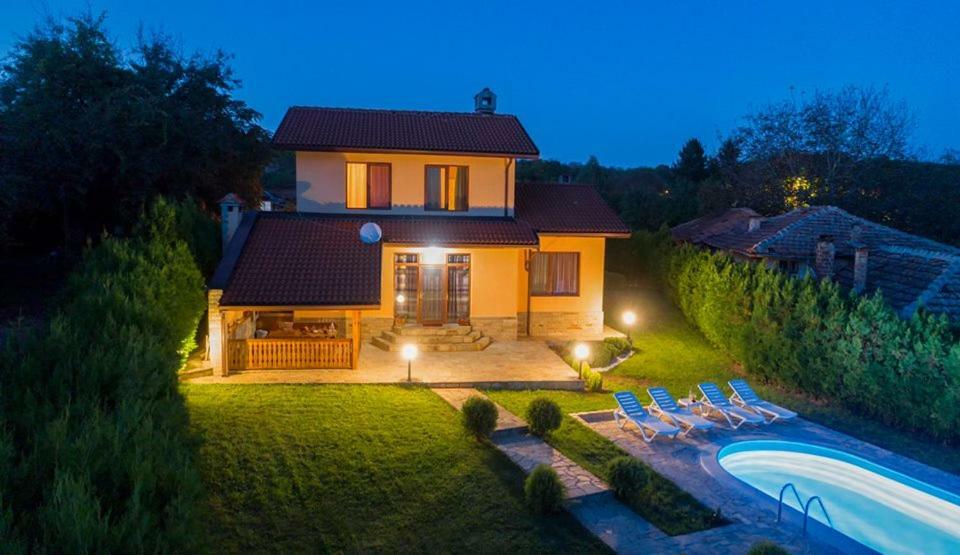 Guest House Beniart Vetrintsi Ngoại thất bức ảnh